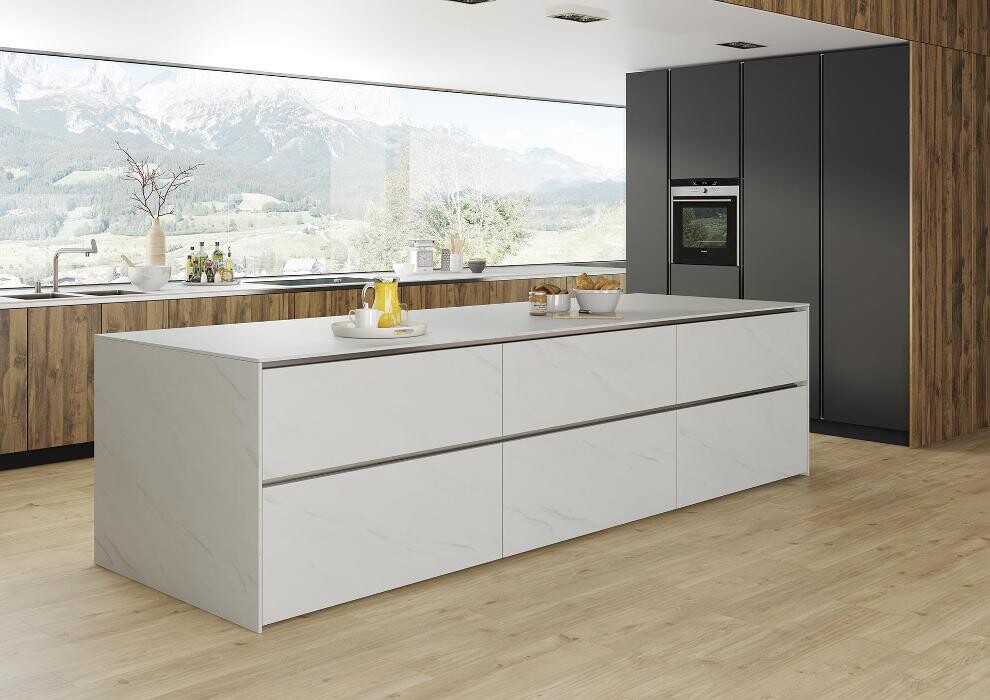 Bilder F.B. Löbach Holzhandlung Bau- und Möbelbeschläge e. K.