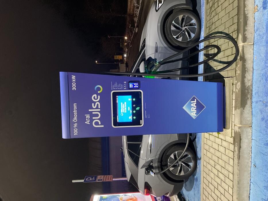 Bilder Aral pulse Ladestation