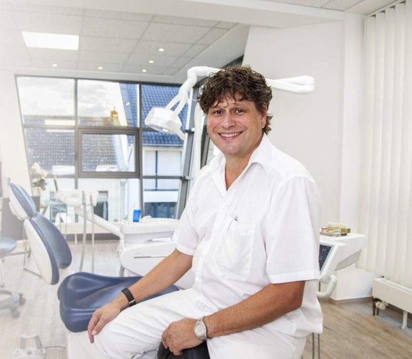 Bilder Zahnarztpraxis Dr. med. dent. Peter Bemelmanns