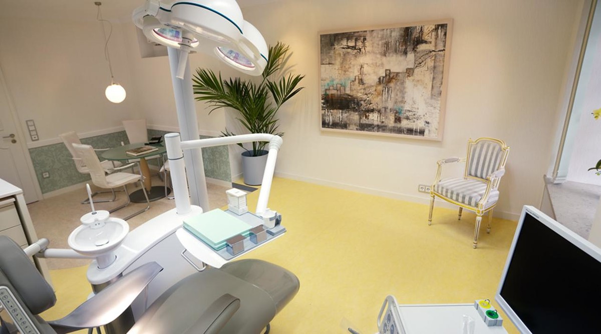 Bilder Praxis im Schloss - Zahnarztpraxis C.-G. Henning