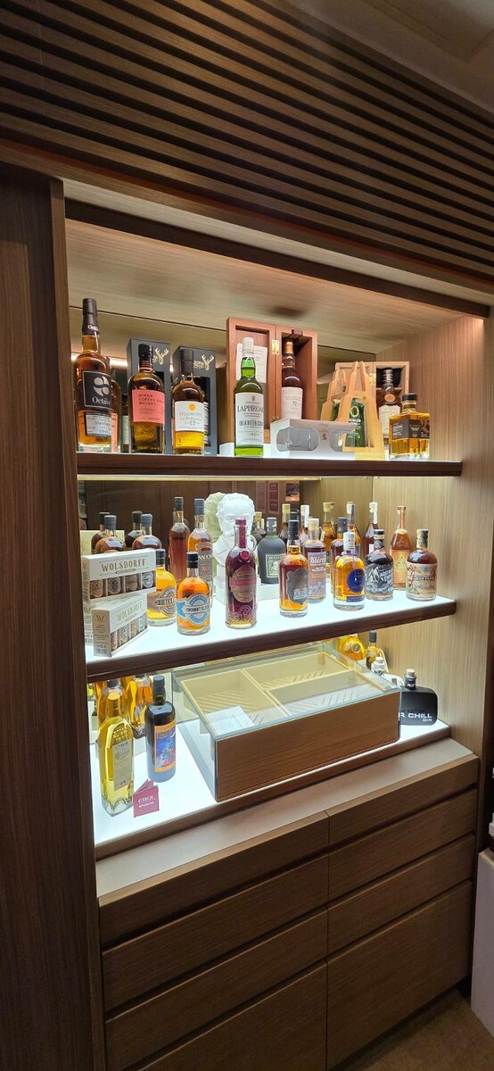 Bilder Davidoff of Geneva since 1911 by WOLSDORFF TOBACCO GmbH