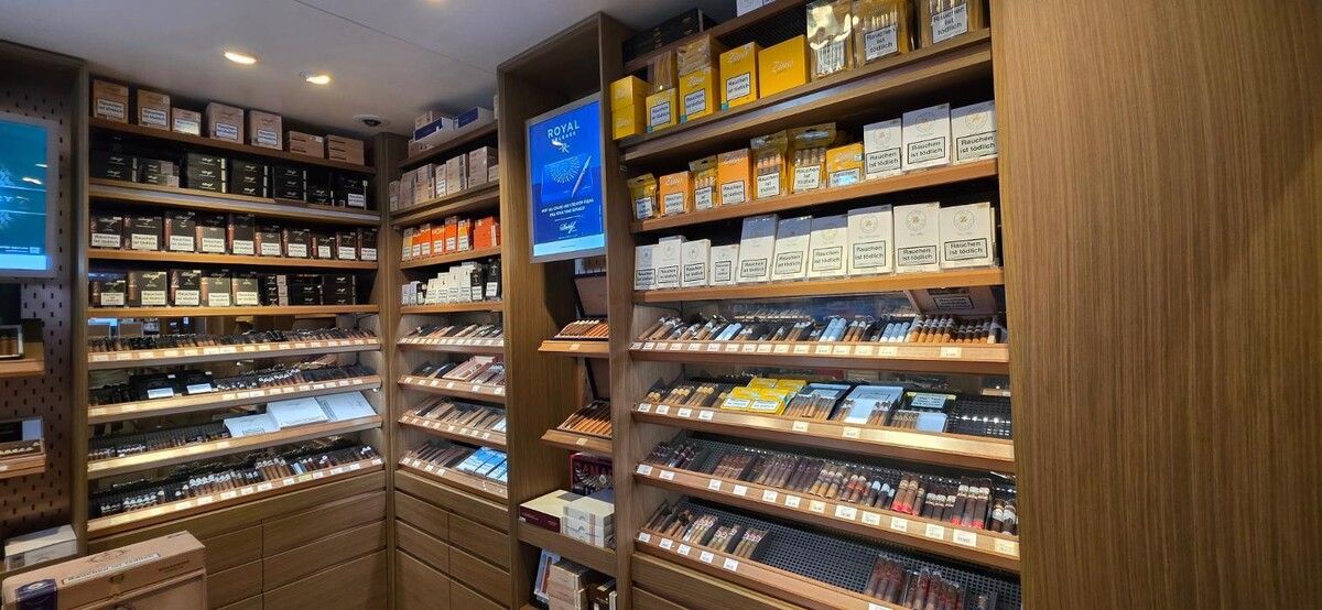 Bilder Davidoff of Geneva since 1911 by WOLSDORFF TOBACCO GmbH