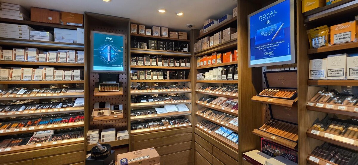 Bilder Davidoff of Geneva since 1911 by WOLSDORFF TOBACCO GmbH