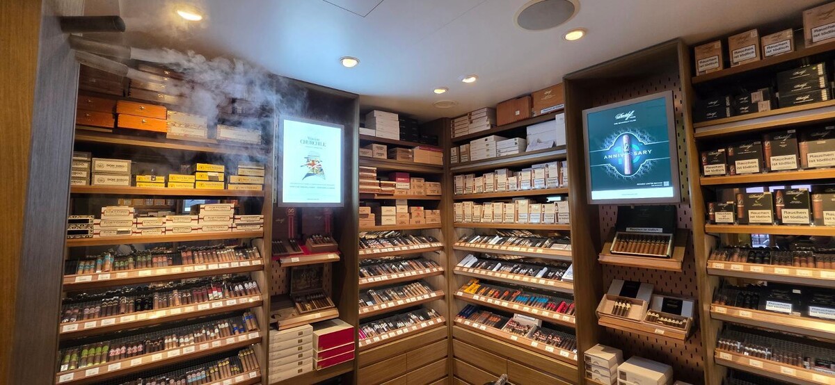 Bilder Davidoff of Geneva since 1911 by WOLSDORFF TOBACCO GmbH