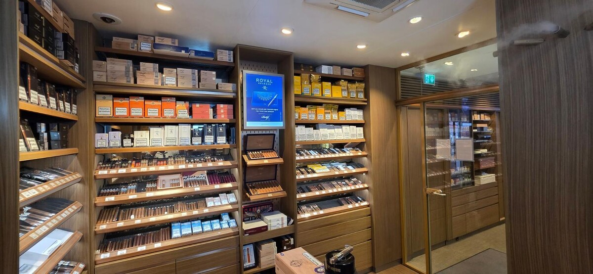 Bilder Davidoff of Geneva since 1911 by WOLSDORFF TOBACCO GmbH