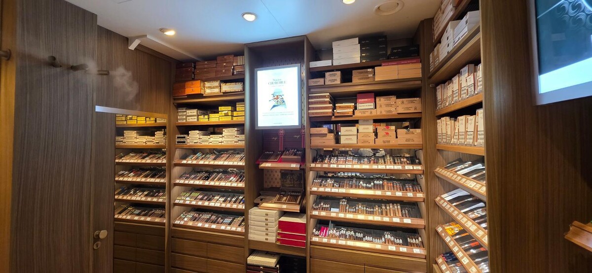 Bilder Davidoff of Geneva since 1911 by WOLSDORFF TOBACCO GmbH