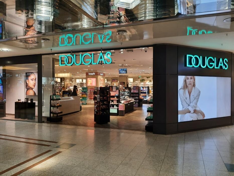 Bilder Douglas München OEZ Olympia