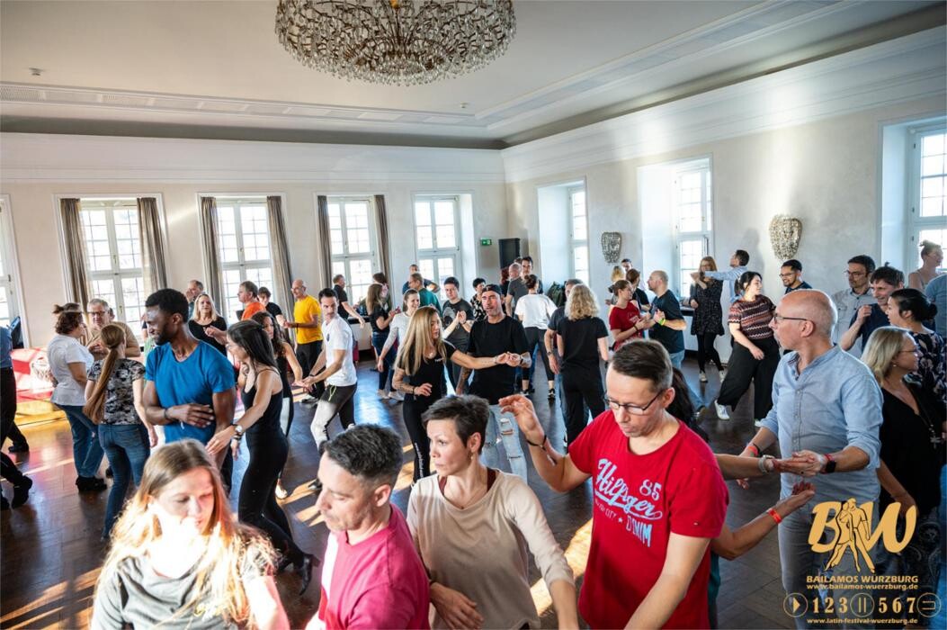 Bilder Salsa Tanzschule Bailamos Würzburg