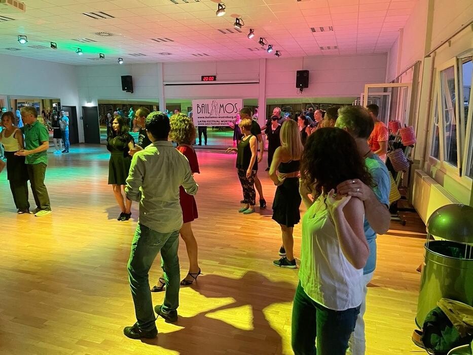 Bilder Salsa Tanzschule Bailamos Würzburg