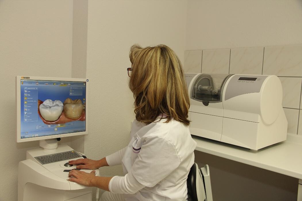 Bilder Zahnarztpraxis Dr. Stephanie Gehrlicher-Halach