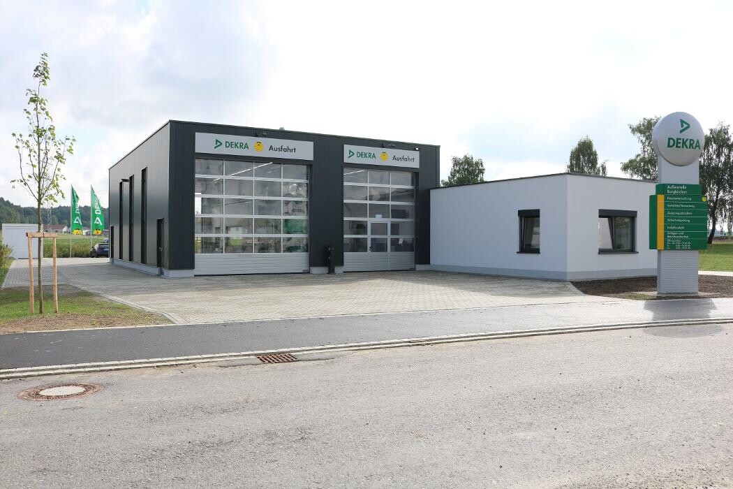 Bilder DEKRA Automobil GmbH Außenstelle Burgkirchen