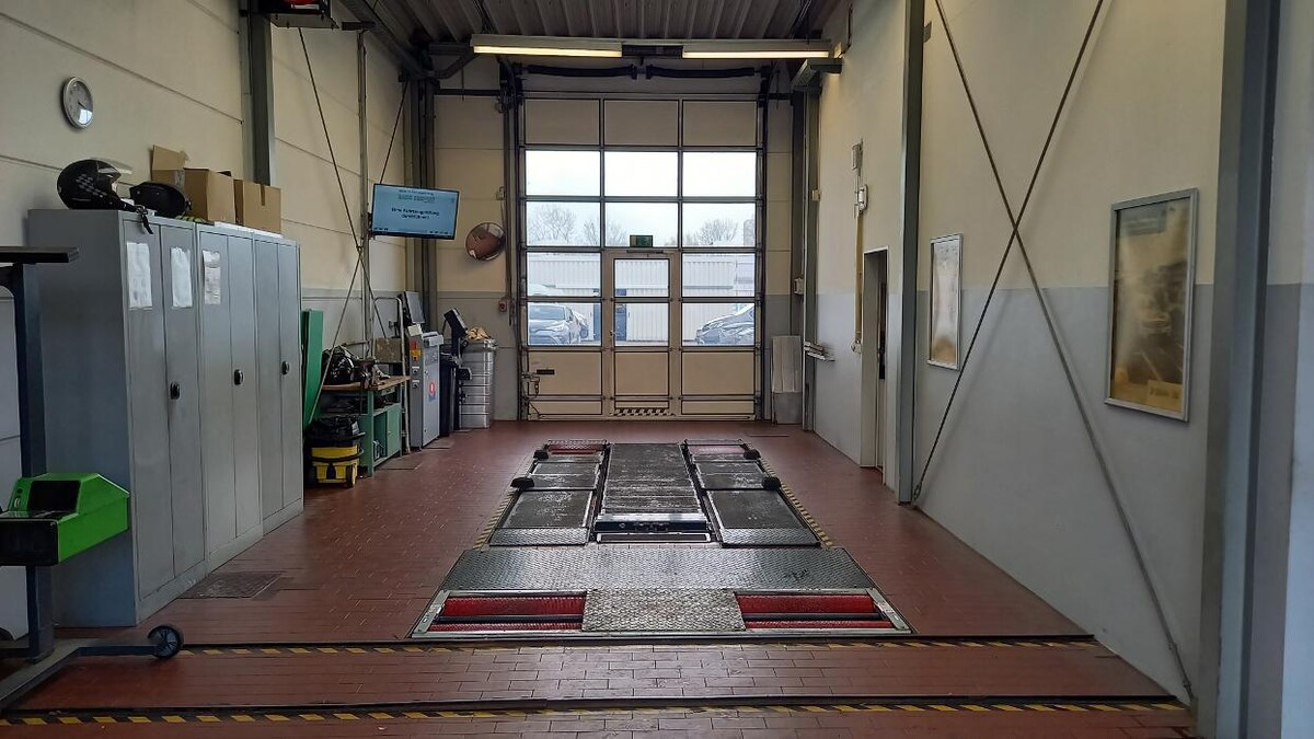 Bilder DEKRA Automobil GmbH Station Köln-Mülheim