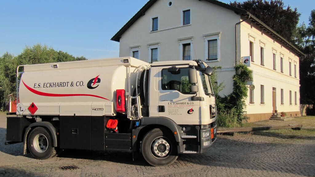 Bilder E. S. Eckhardt & Co. Inh. Thomas Momber Heizöl- Diesel - Kohlen - Transporte