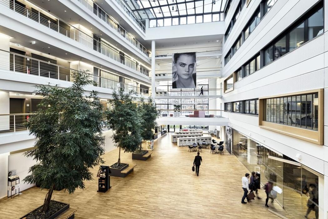 Bilder Unternehmenszentrale - Parfümerie Douglas GmbH & Co. KG