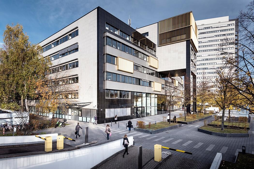 Bilder Unternehmenszentrale - Parfümerie Douglas GmbH & Co. KG