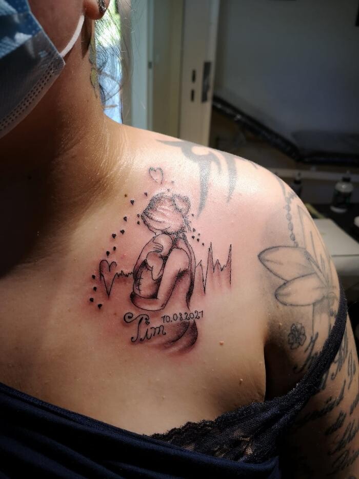 Bilder Rebel's Tattoo No.77