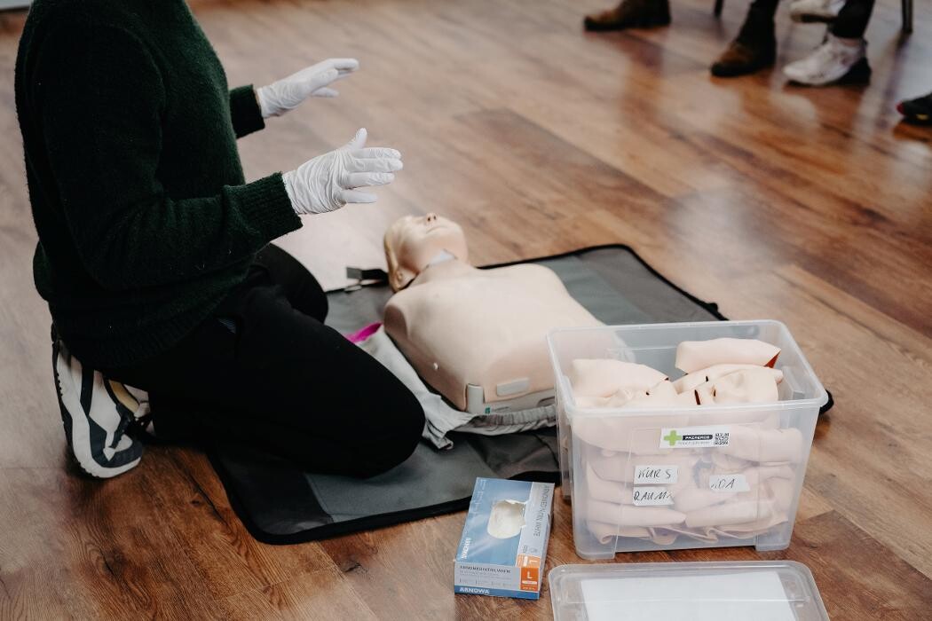 Bilder PRIMEROS Erste Hilfe Kurs Wiesbaden