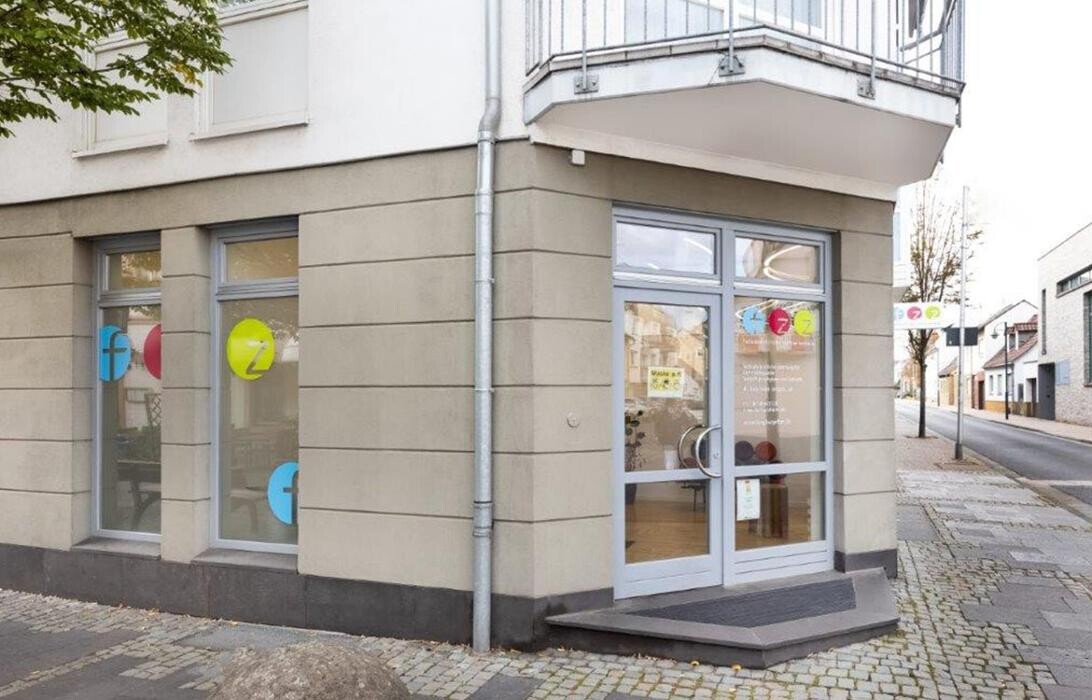 Bilder fzz - fachzahnärztliches zentrum hochheim - Dr. Martin Ullner