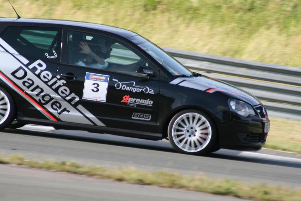 Bilder Premio Reifen + Autoservice Danger Fahrzeugtechnik