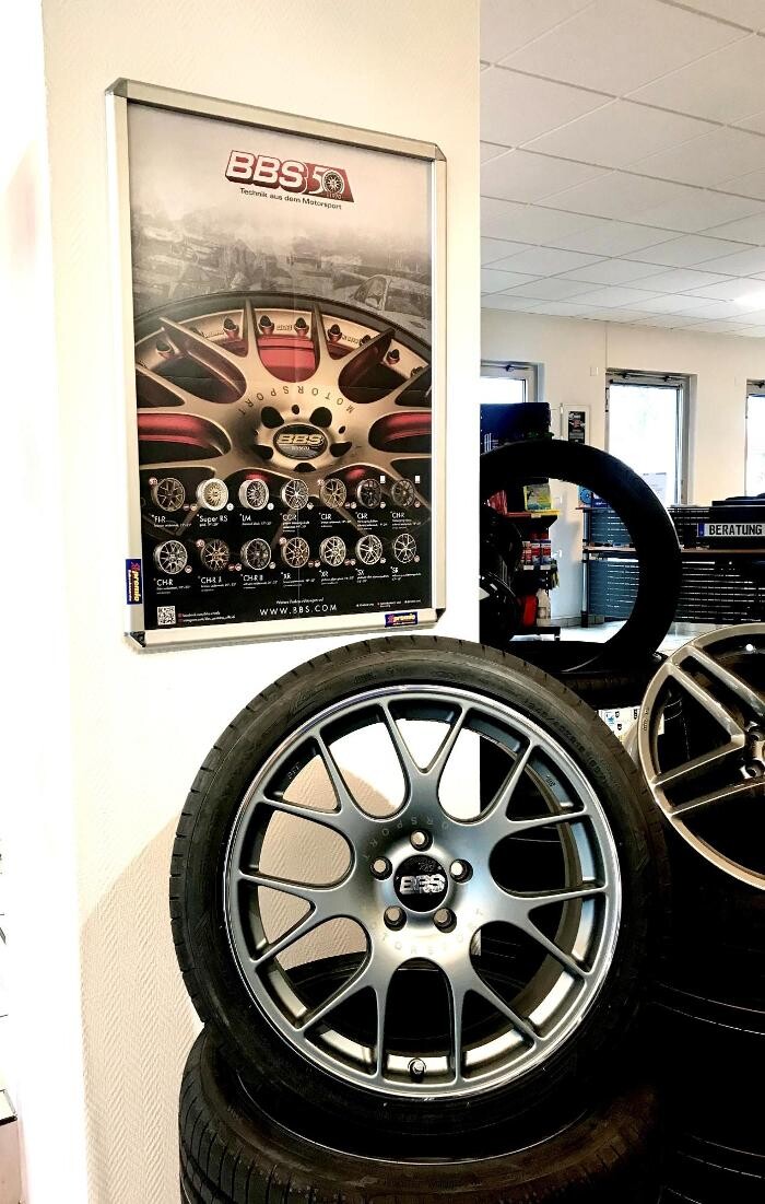 Bilder Premio Reifen + Autoservice Danger Fahrzeugtechnik