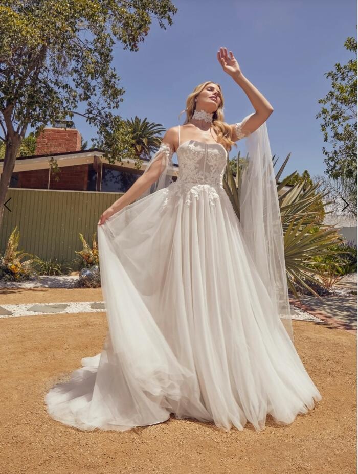 Bilder ADORNIA BRAUTMODE