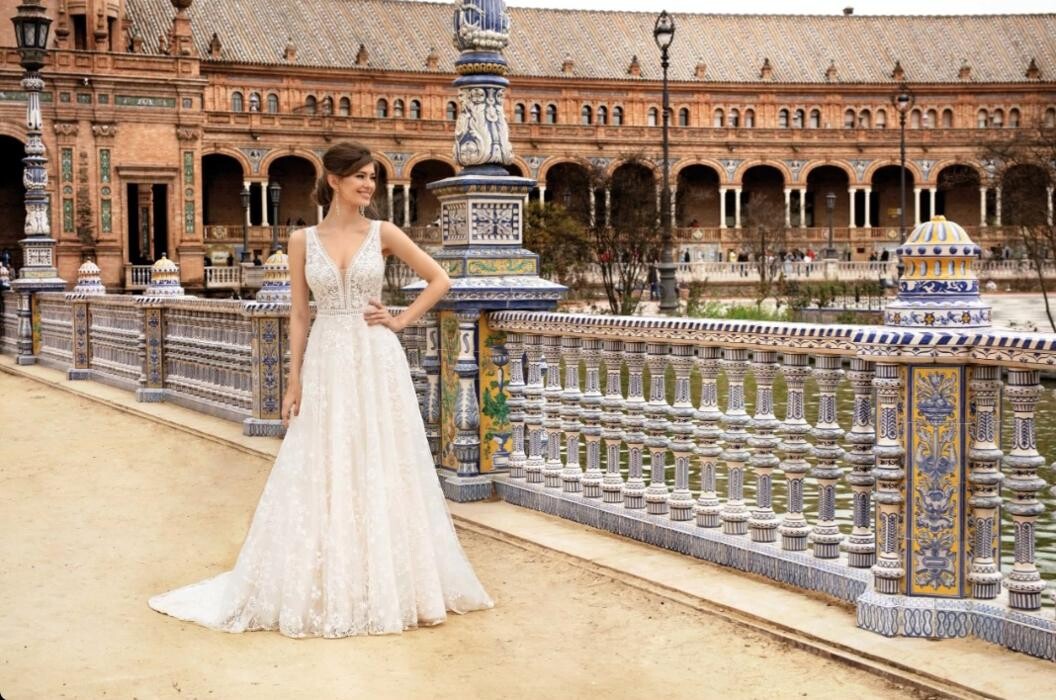 Bilder ADORNIA BRAUTMODE