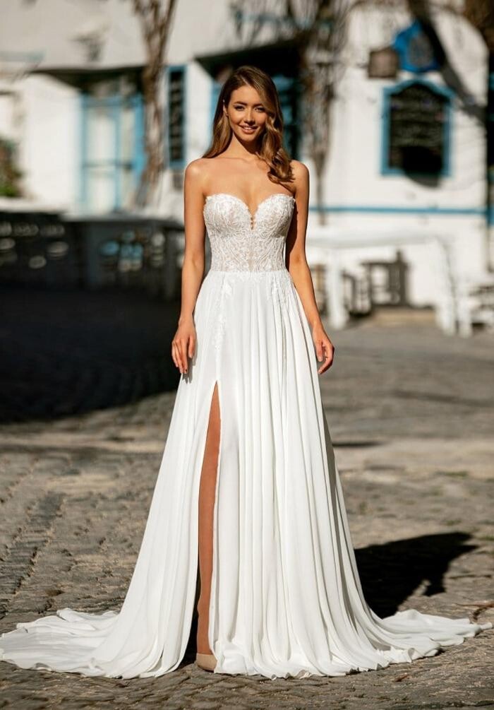 Bilder ADORNIA BRAUTMODE
