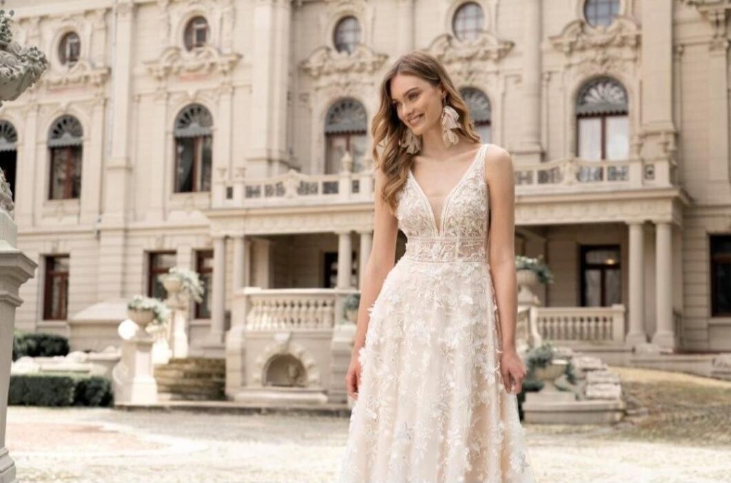 Bilder ADORNIA BRAUTMODE