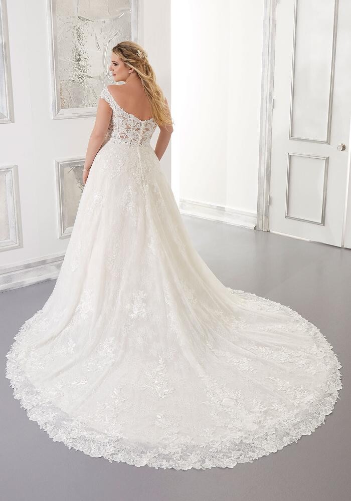 Bilder ADORNIA BRAUTMODE