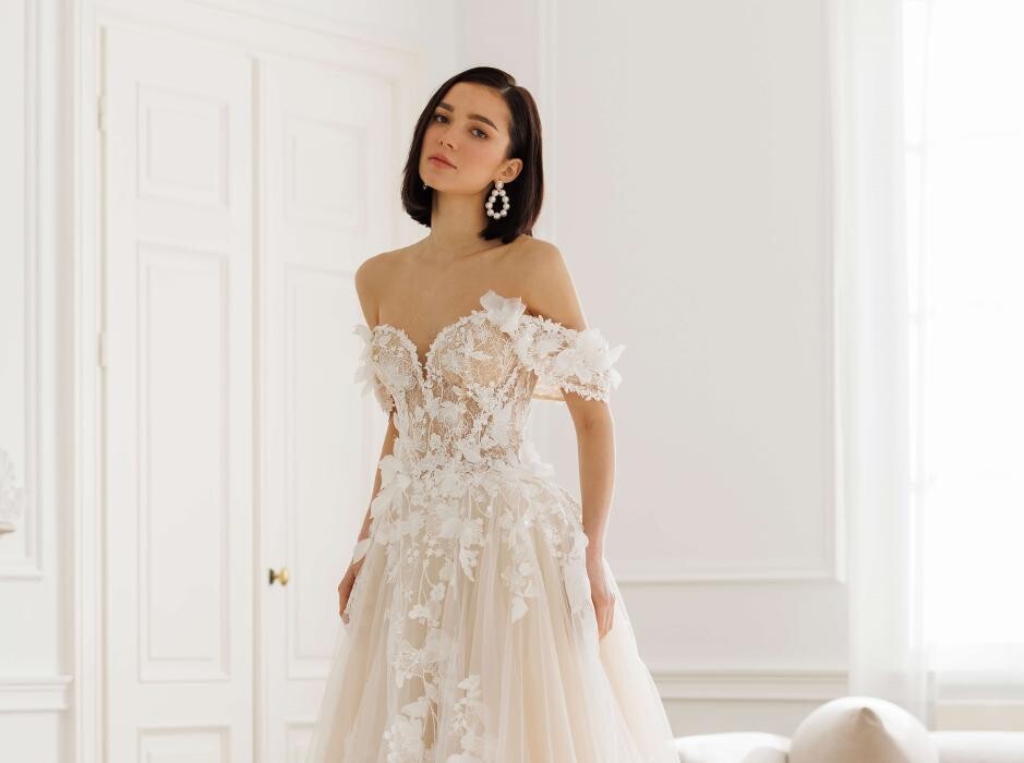Bilder ADORNIA BRAUTMODE