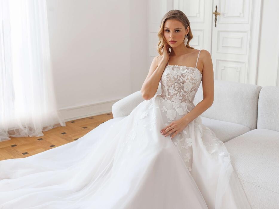 Bilder ADORNIA BRAUTMODE