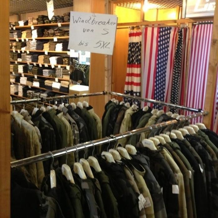 Bilder K. Stammschröer GmbH US-Navy-Shop