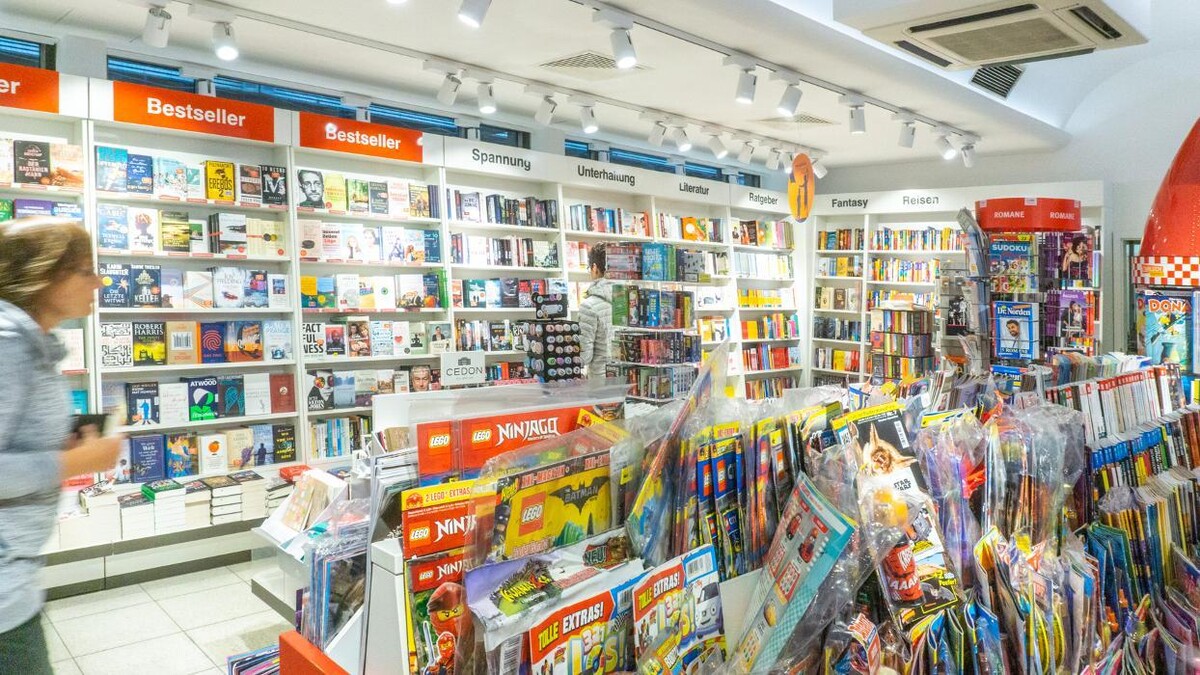 Bilder Schmitt & Hahn Buch und Presse im Bahnhof Kassel Wilhelmshöhe