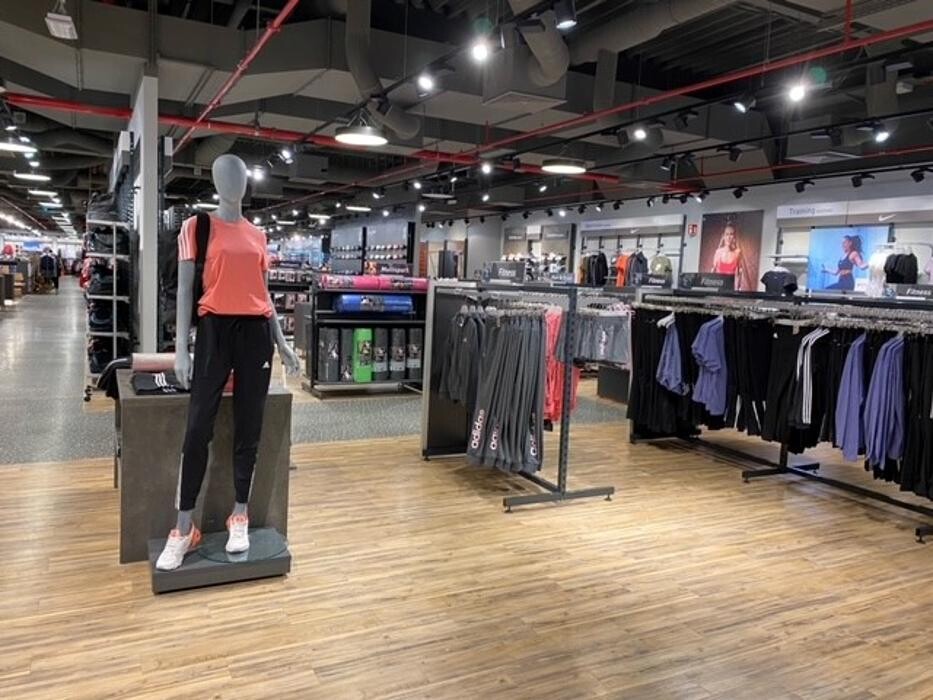 Bilder INTERSPORT Voswinkel DEZ