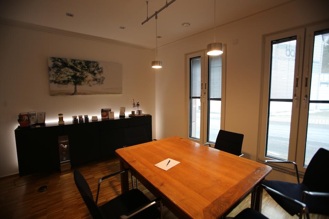 Bilder Leuschen Bestattung