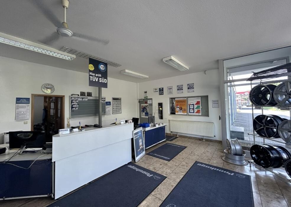 Bilder Pneuhage Reifen und Autoservice