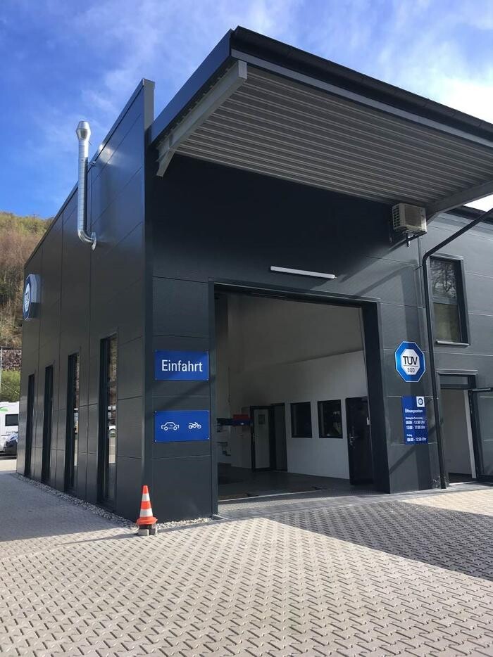 Bilder TÜV SÜD Service-Center Ettlingen