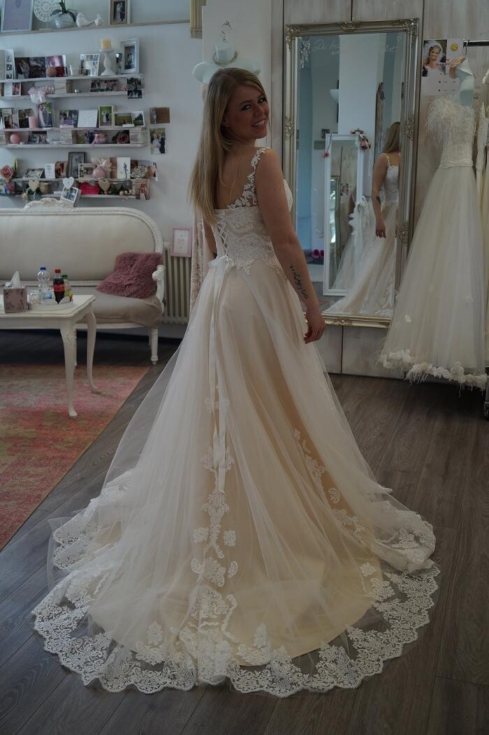 Bilder Brautkleider Augenweide