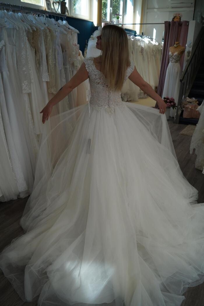 Bilder Brautkleider Augenweide