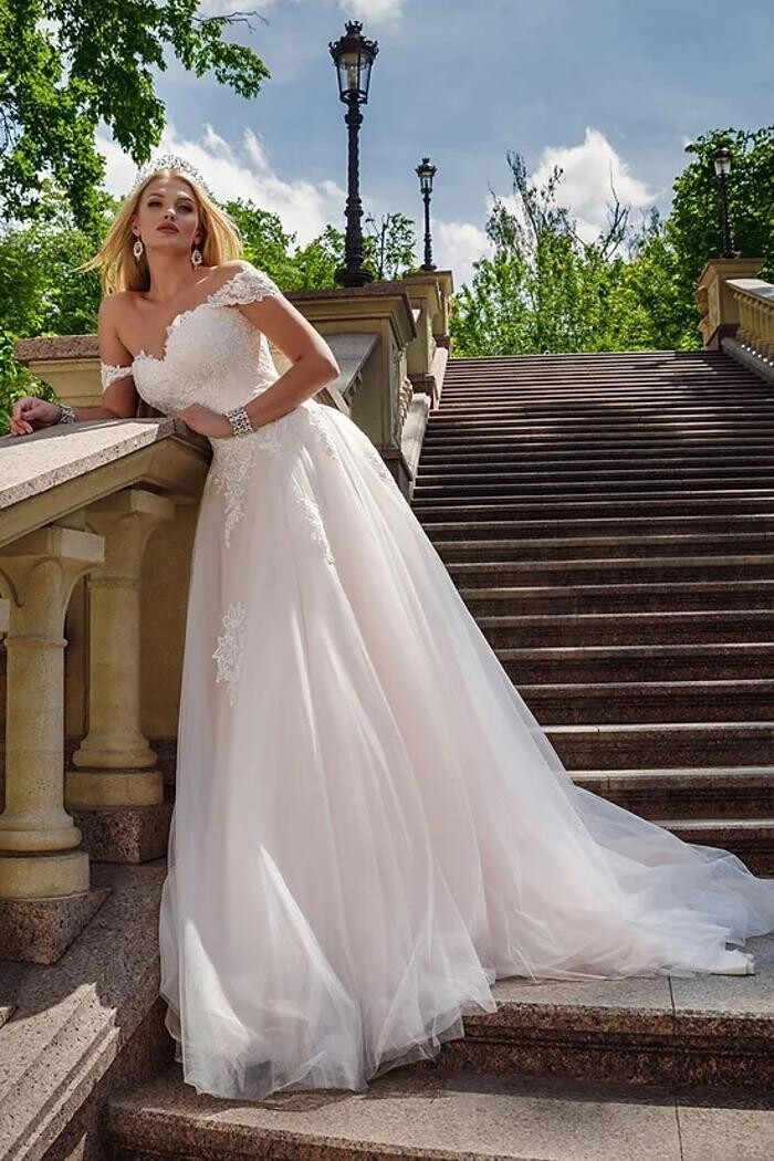 Bilder Brautkleider Augenweide