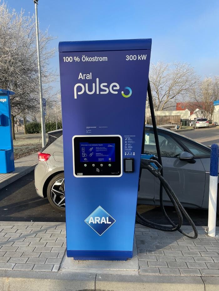 Bilder Aral pulse Ladestation