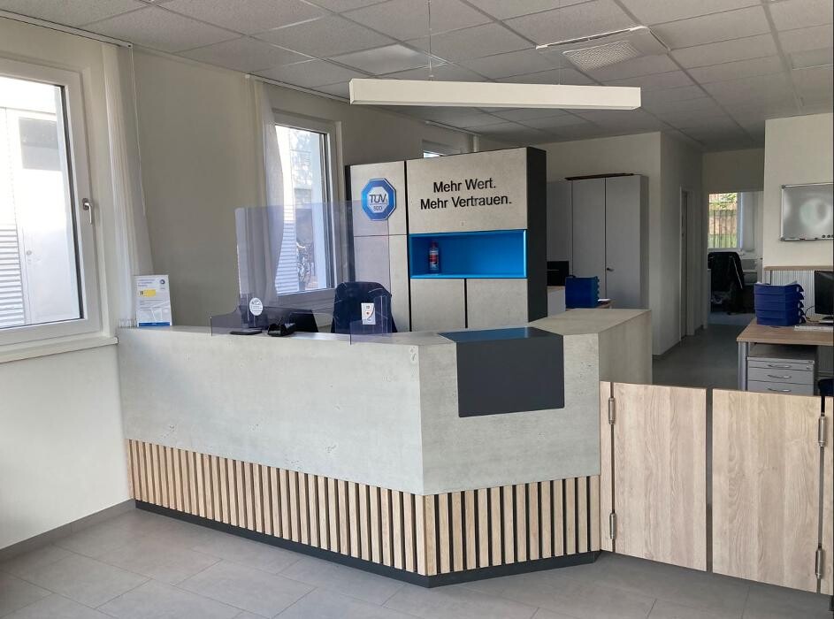 Bilder TÜV SÜD Service-Center München-Perlach