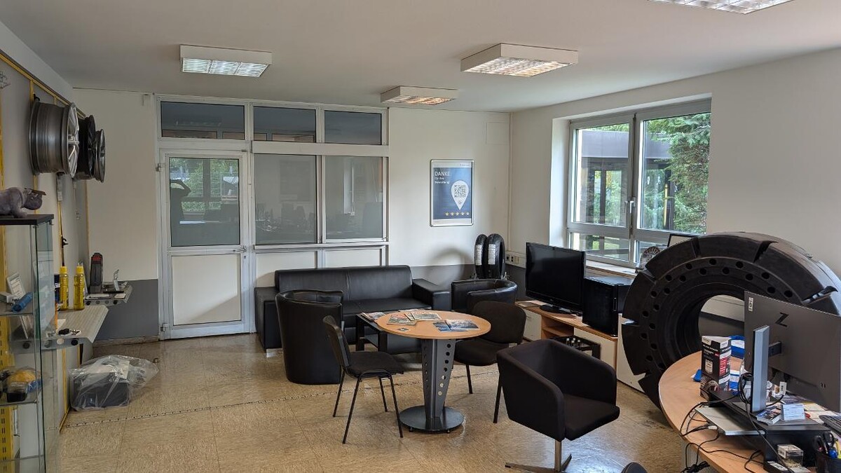 Bilder Pneuhage Reifen und Autoservice