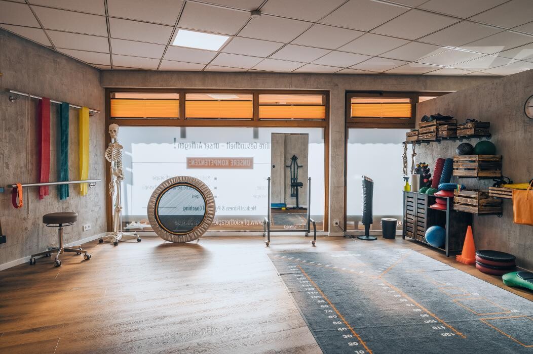 Bilder PHYSIOTHERAPIE und TRAINING KÖNIGSBACH Jens & Maike Müller