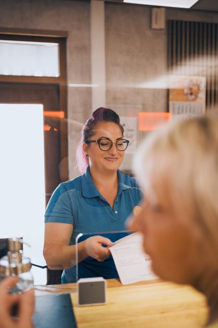 Bilder PHYSIOTHERAPIE und TRAINING KÖNIGSBACH Jens & Maike Müller