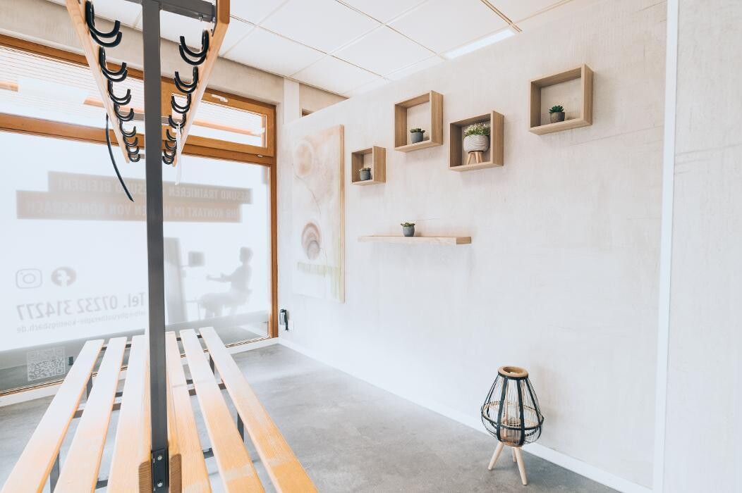 Bilder PHYSIOTHERAPIE und TRAINING KÖNIGSBACH Jens & Maike Müller