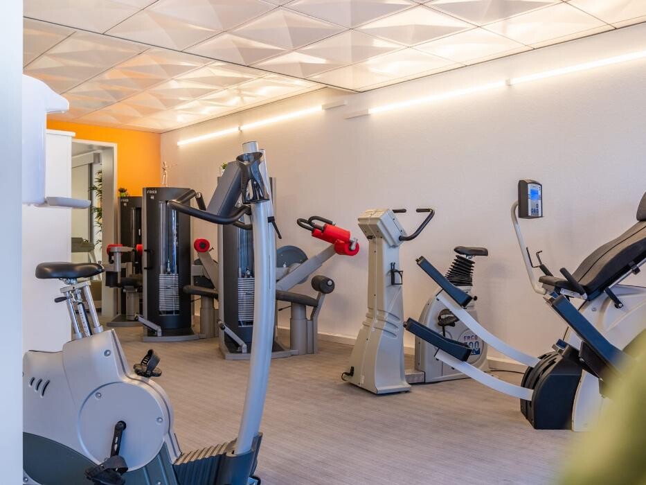 Bilder PHYSIOTHERAPIE und TRAINING KÖNIGSBACH Jens & Maike Müller