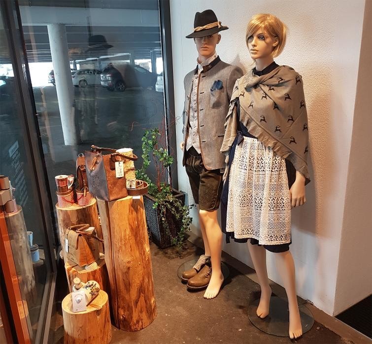 Bilder MOSER Trachten