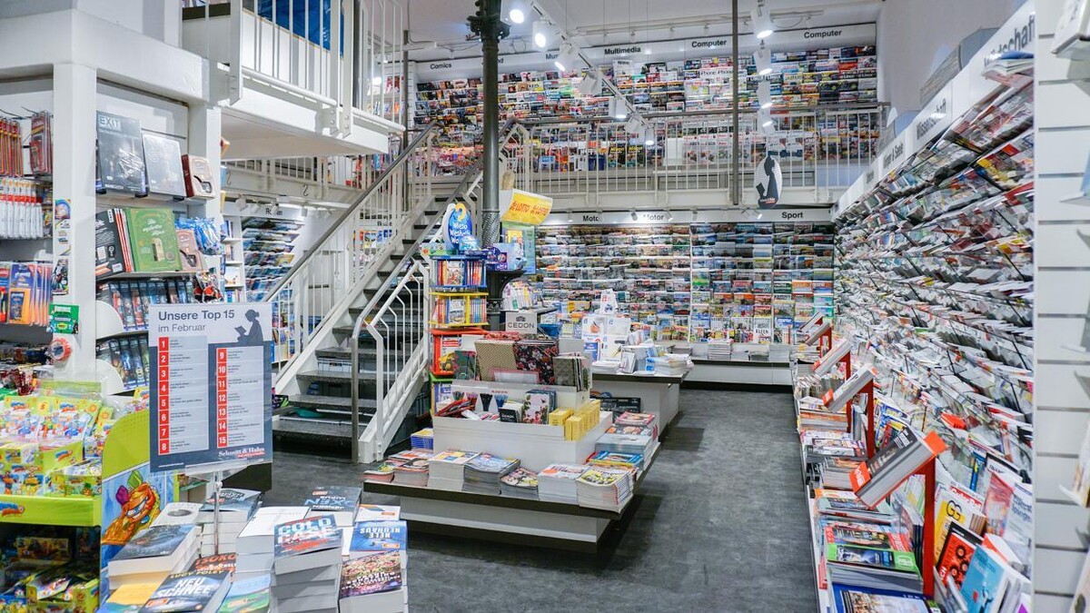 Bilder Schmitt & Hahn Buch und Presse im Bahnhof Erlangen