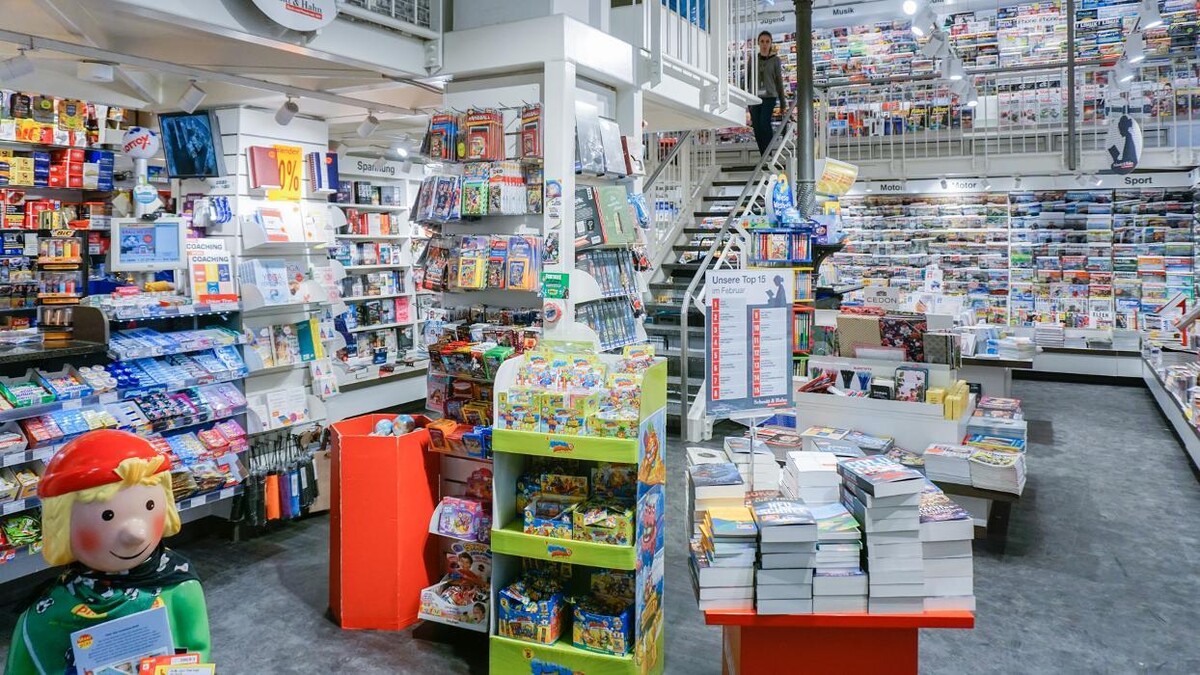 Bilder Schmitt & Hahn Buch und Presse im Bahnhof Erlangen